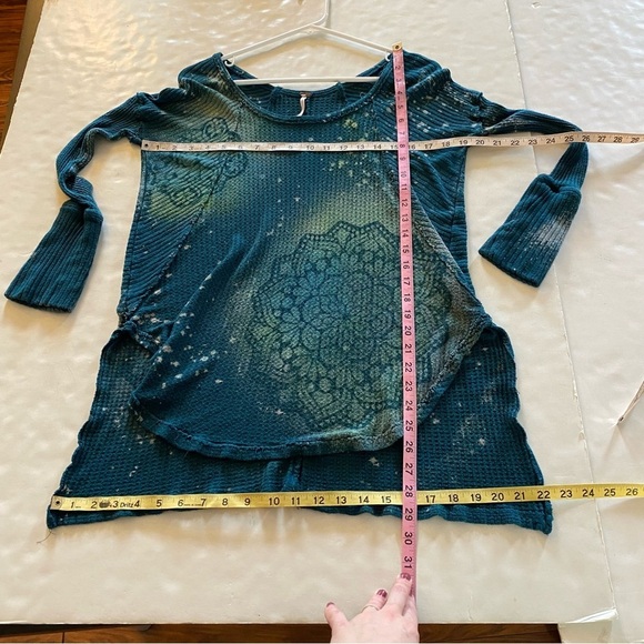 Free People Thermal Shirt Women Size Small Teal FP Tunic Pullover Floral Stencil - Picture 9 of 11
